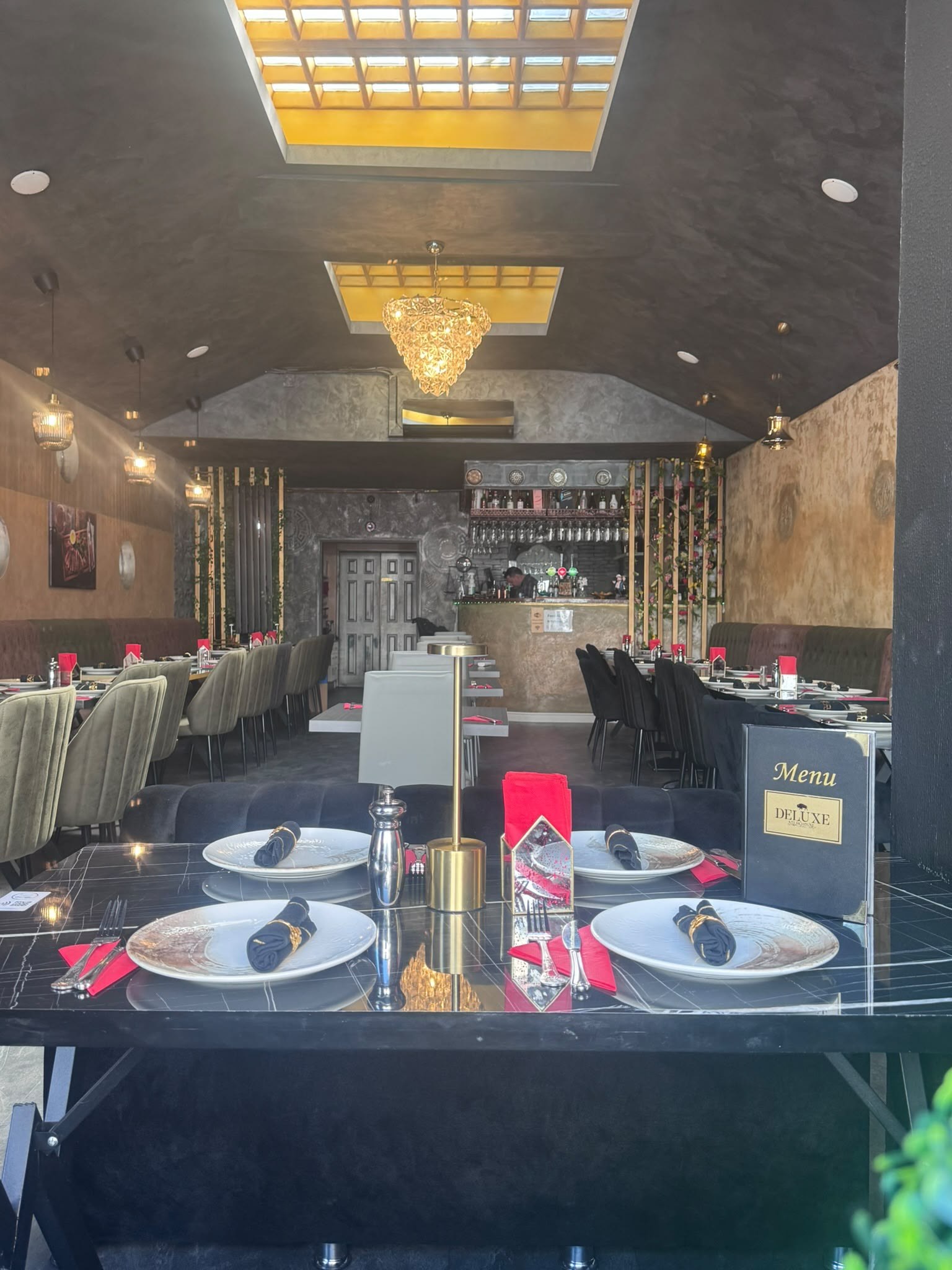 Deluxe Steakhouse dining room